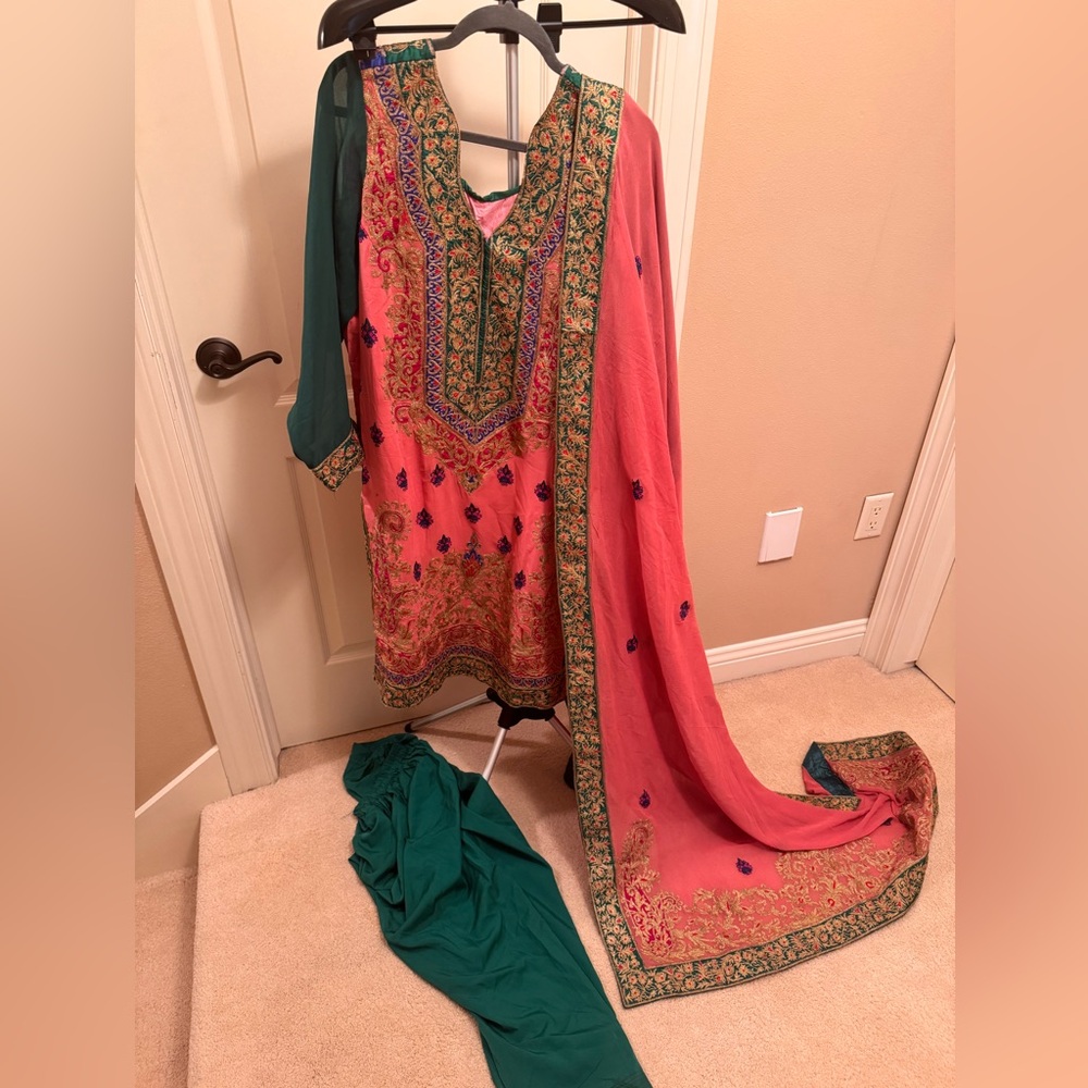 Elegant all over golden resham Kashmiri Embroidered kurta set